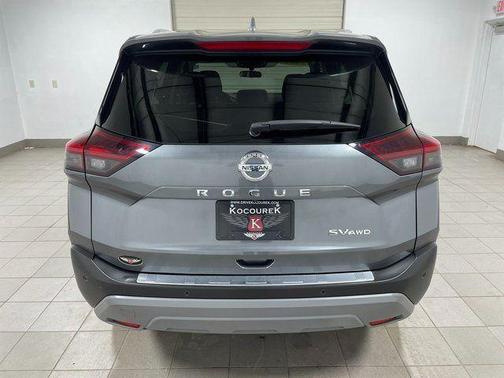 Champagne Silver 2021 Nissan Rogue SV