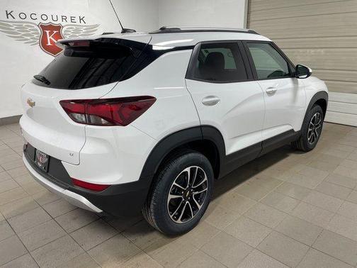 Summit White 2026 Chevrolet Trailblazer LT
