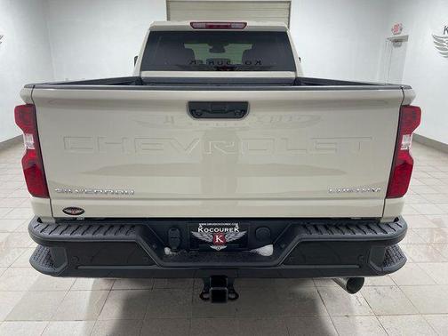 White Sand 2026 Chevrolet Silverado 2500 Custom