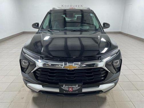 Mosaic Black Metallic 2026 Chevrolet Trailblazer LT