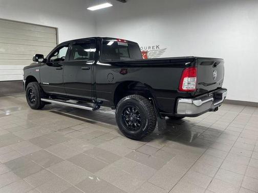 2021 RAM 2500 Tradesman Crew Cab 4x4 6'4' Box