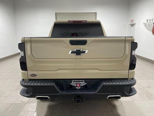 2022 Chevrolet Silverado 1500 Custom Trail Boss