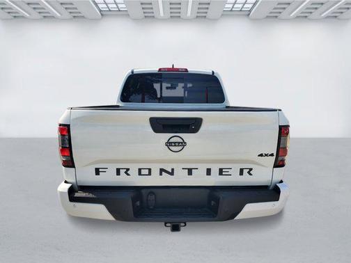 Glacier White 2026 Nissan Frontier SV