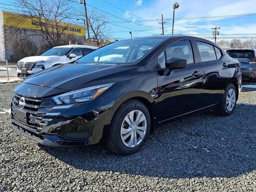 2025 Nissan Versa 1.6 S