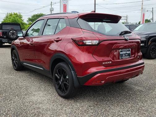 2024 Nissan Kicks SR