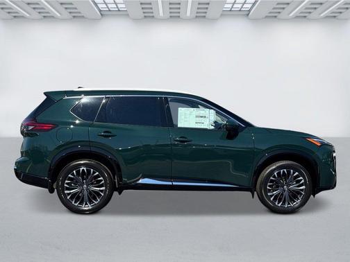 Obsidian Green 2026 Nissan Rogue Platinum