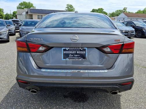 Gun Metallic 2023 Nissan Altima SR FWD