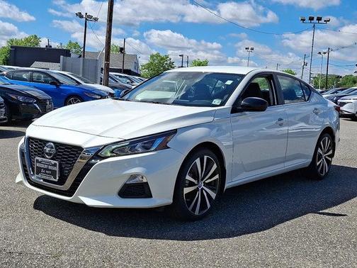 2022 Nissan Altima SR Intelligent AWD