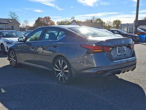 2020 Nissan Altima SR FWD