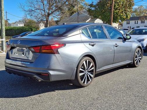 2020 Nissan Altima SR FWD