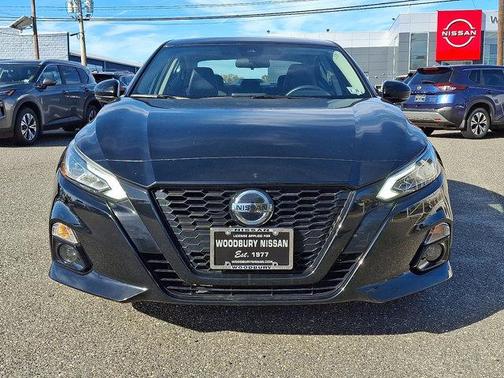 2022 Nissan Altima SR FWD