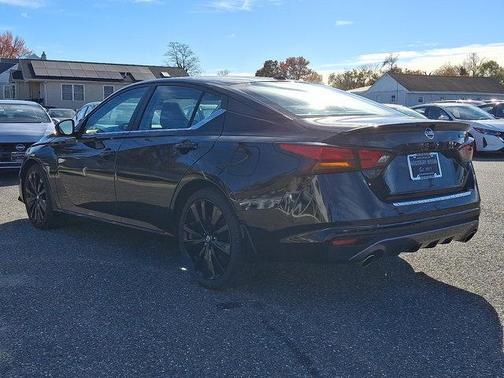 2022 Nissan Altima SR FWD