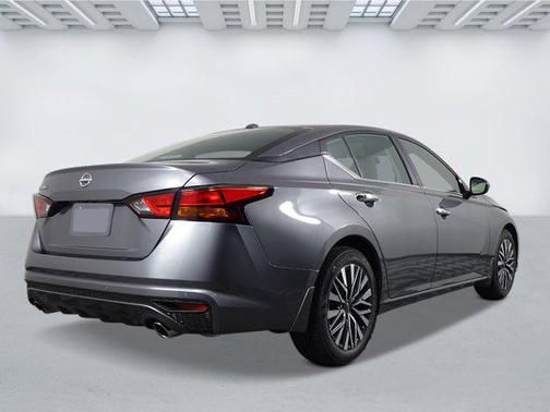 Gun Metallic 2025 Nissan Altima SV FWD