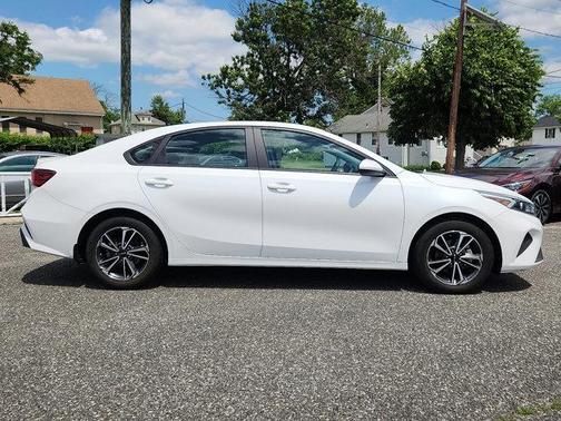 2022 Kia Forte LXS