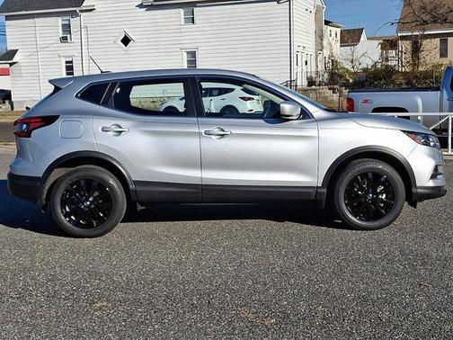 2022 Nissan Rogue Sport S