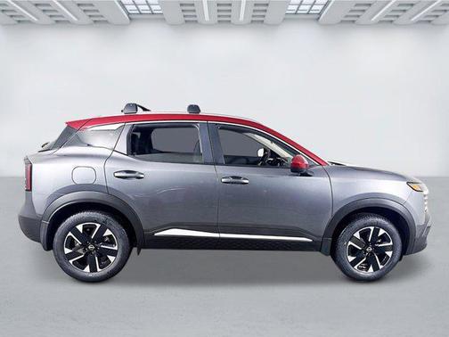Gun Metallic/Scarlet Ember Tintcoat 2026 Nissan Kicks SV