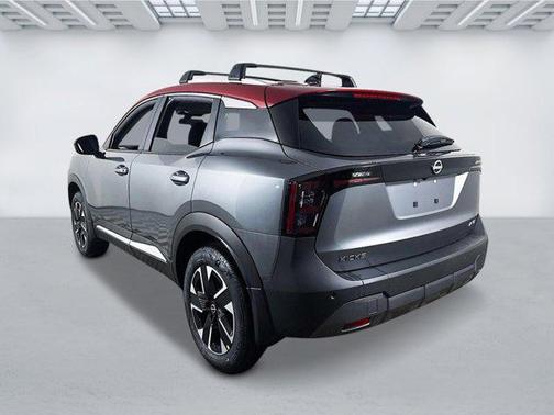 Gun Metallic/Scarlet Ember Tintcoat 2026 Nissan Kicks SV