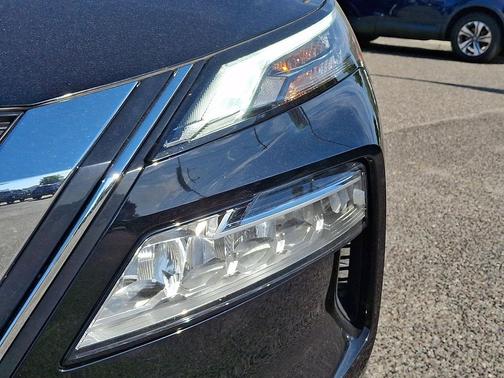 Super Black 2023 Nissan Rogue SV