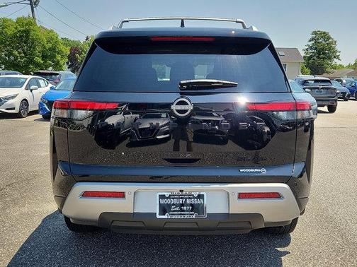2022 Nissan Pathfinder SL 4WD
