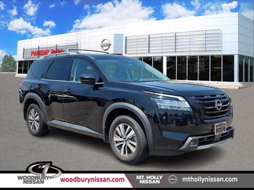 2022 Nissan Pathfinder SL 4WD