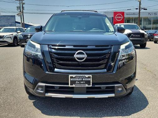 2022 Nissan Pathfinder SL 4WD