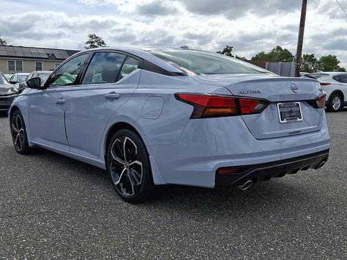 Gray Sky Pearl 2025 Nissan Altima SR FWD