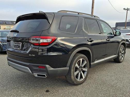 2023 Honda Pilot AWD Elite