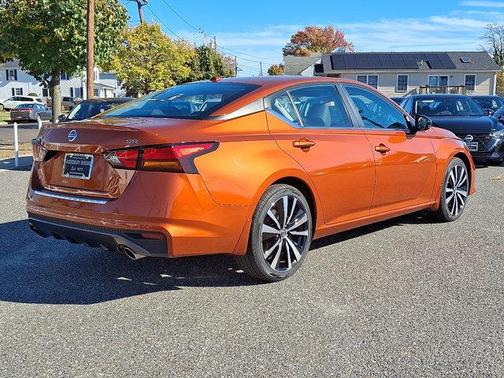 2021 Nissan Altima SR FWD