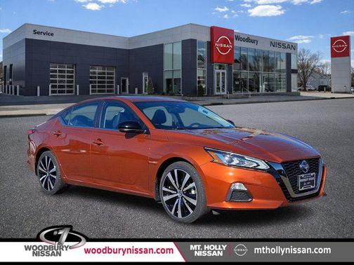 2021 Nissan Altima SR FWD