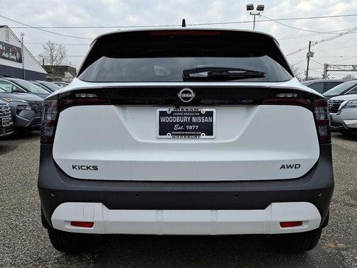 2026 Nissan Kicks SV