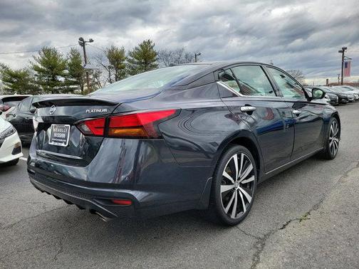 2020 Nissan Altima Platinum FWD