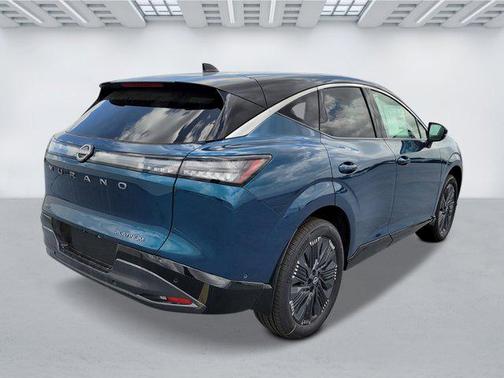Aurora Blue Pearl Metallic/Super Black 2026 Nissan Murano Platinum