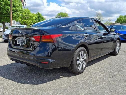 Super Black 2020 Nissan Altima S FWD