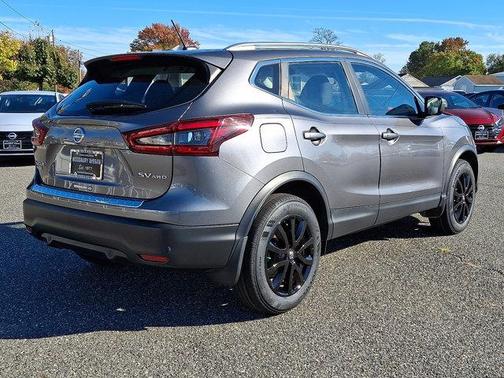 2022 Nissan Rogue Sport SV