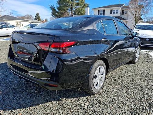 2025 Nissan Versa 1.6 S