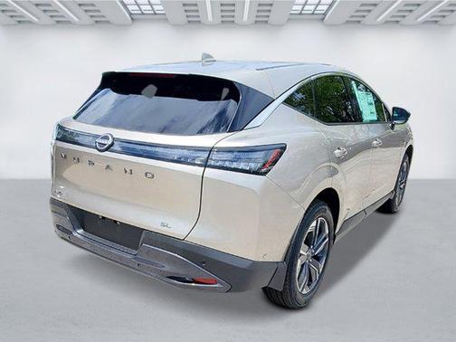 Champagne Silver Metallic 2026 Nissan Murano SL