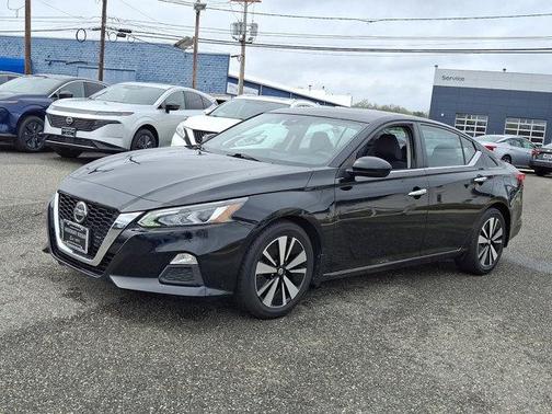 2022 Nissan Altima 2.5 SV