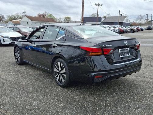2022 Nissan Altima 2.5 SV