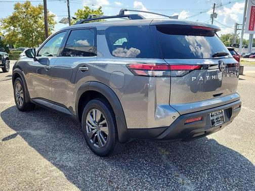 2022 Nissan Pathfinder SV 4WD
