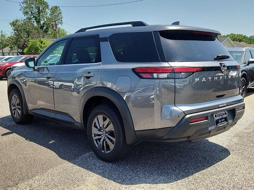2022 Nissan Pathfinder SV 4WD