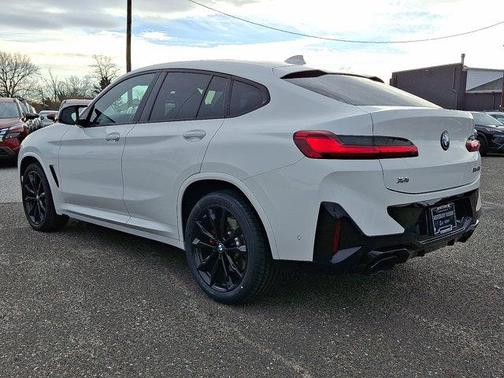 2023 BMW X4 M40i