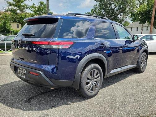2022 Nissan Pathfinder SV 4WD