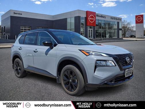 Boulder Gray Pearl/Super Black 2023 Nissan Rogue SV