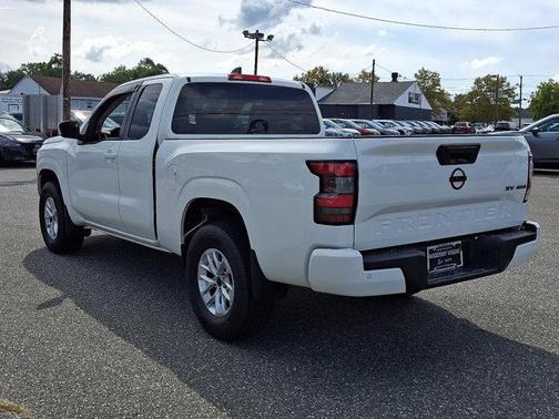 2024 Nissan Frontier SV