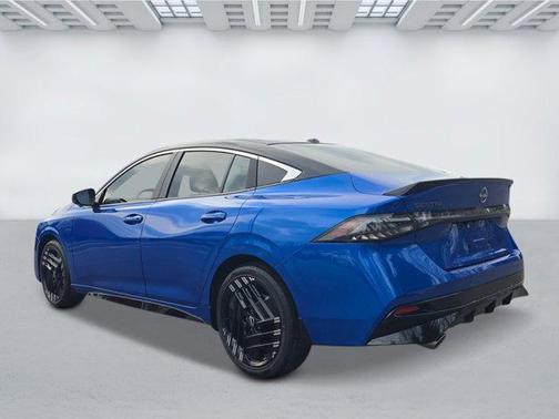 Bluestone Pearl/Super Black 2026 Nissan Sentra SR
