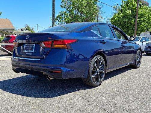 Deep Blue Pearl 2023 Nissan Altima SR FWD