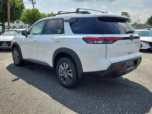 2025 Nissan Pathfinder SV 4WD