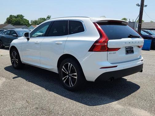 2020 Volvo XC60 T5 Momentum