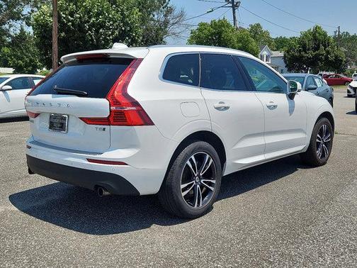 2020 Volvo XC60 T5 Momentum