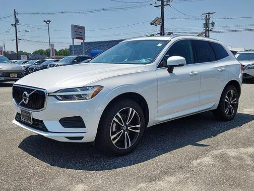 2020 Volvo XC60 T5 Momentum